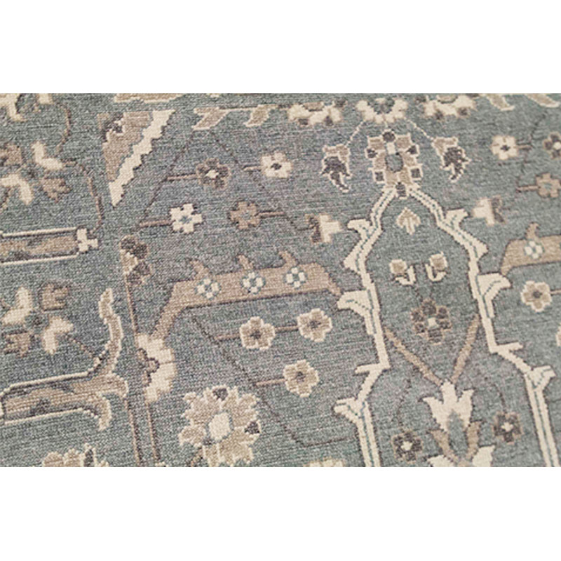 Oriental Area Rug in Dark Blue/Ivory