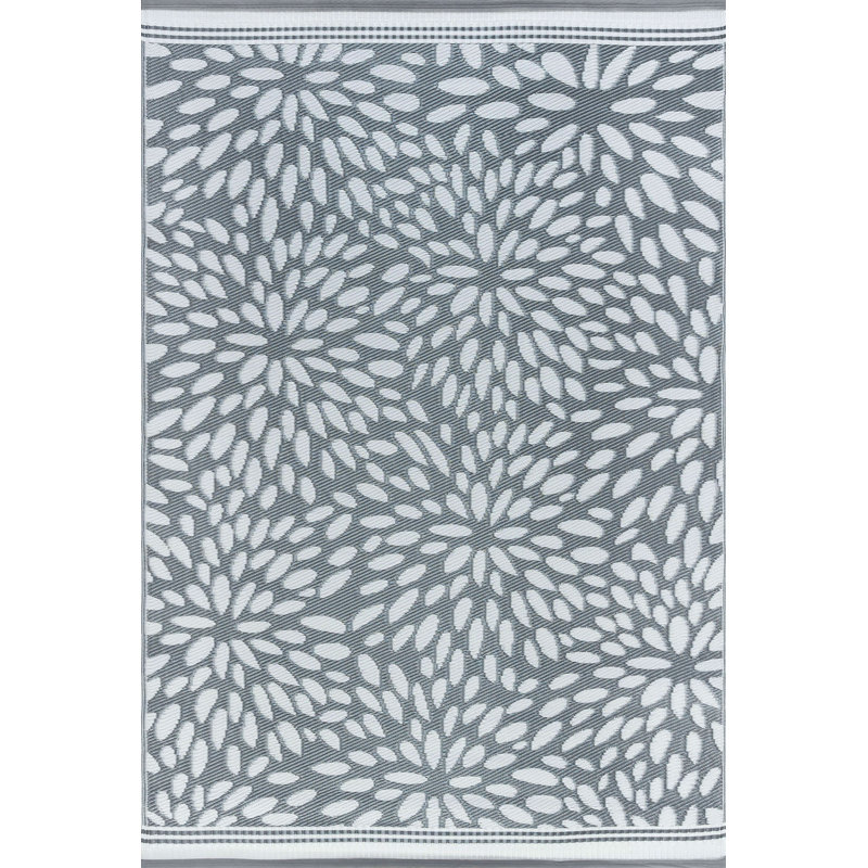 Tara Indoor / Outdoor Rug, Rectangle 3'9" x 5'11"