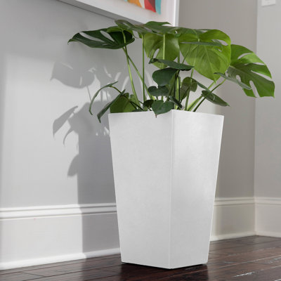 Finley Modern Recycled Plastic Indoor/Outdoor Square Vertical Planter