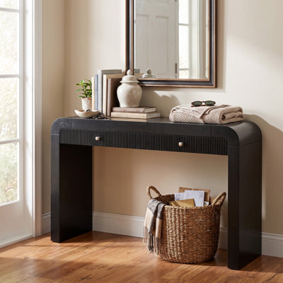 Console rustique avec façade de tiroir cannelée, coins arrondis et pieds épais – Table d'entrée avec pattes ajustables pour couloir et salon