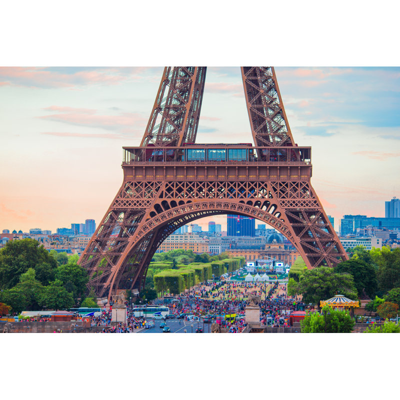 Tour Eiffel à Paris par Travnikovstudio, H 8 po x l 12 po