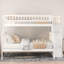 Lit simple superposé au dessus d'un lit double avec compartiment de rangement blanc - Escalier en pin massif et design fonctionnel