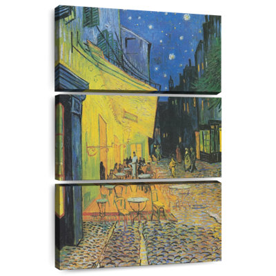 Terrasse du café Sireci la nuit