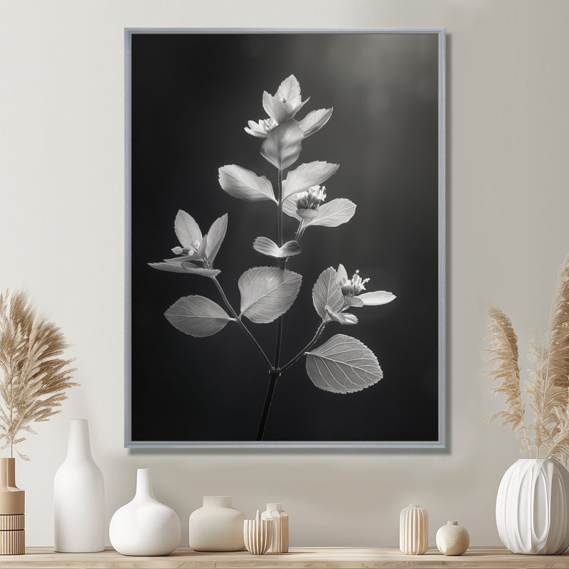 «Elegant Silhouette», gris, monochrome, eucalyptus II - Eucalyptus, art mural, H 32 po x l 16 po x P 1 po