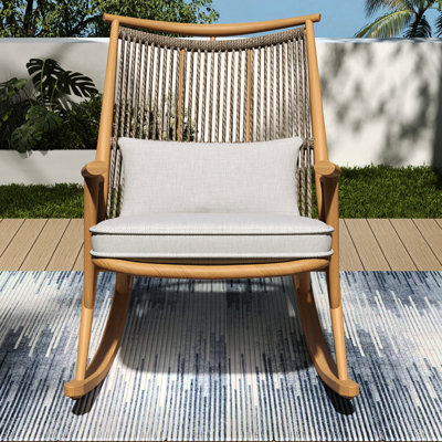 Chaise berçante d'extérieur avec finition rouille - fer au fini érable, conception en PE gris, coussins de siège confortables avec structure en fer au fini, sièges respirants,