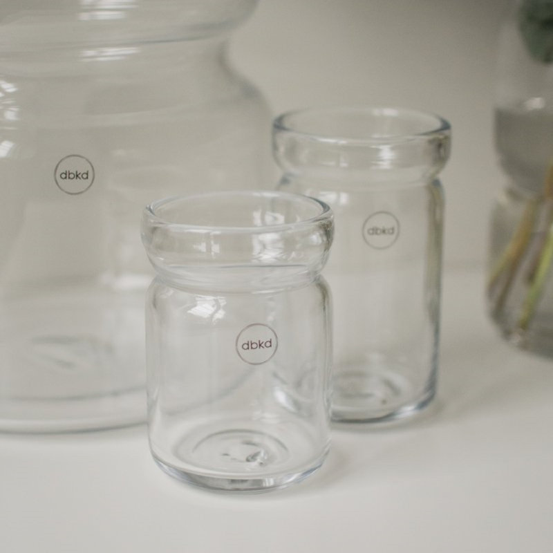 Neck Vase, 4.72" H x 3.15" W x 3.15" D, Clear