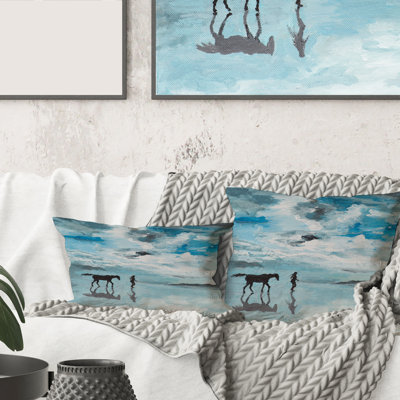 Housse de coussin rectangulaire et insert Peaceful Scene of Man and Horse Run by the Water