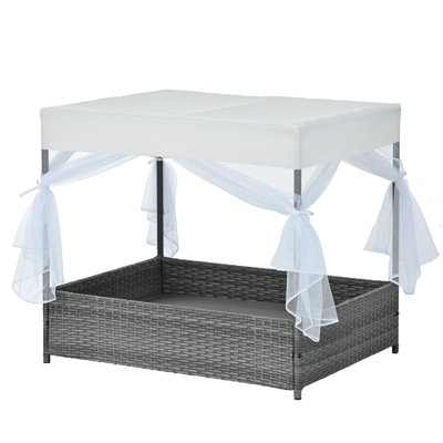 Seasonal PE Wicker Outdoor Pet Bed And Enclosure With Curtain