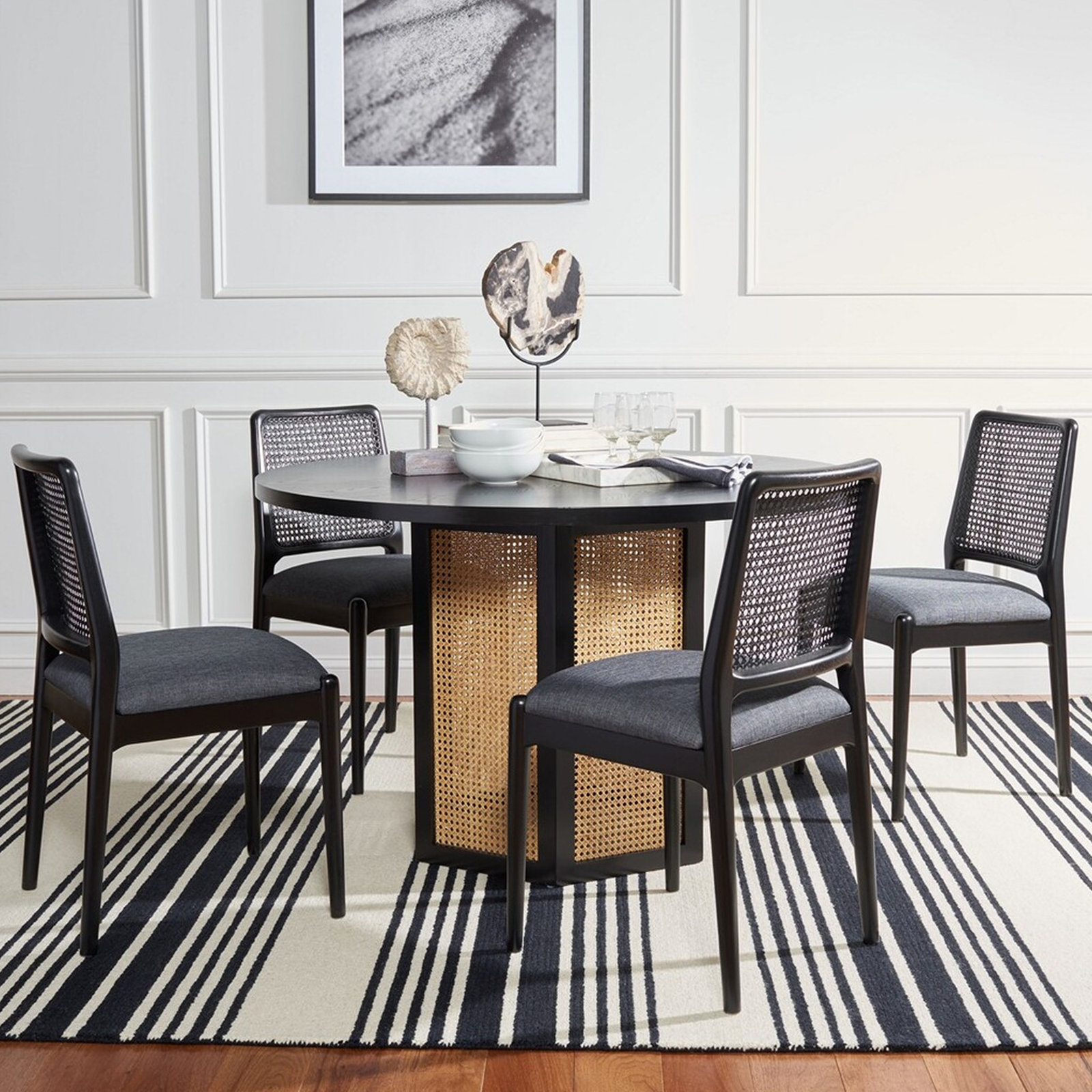 Pacetti 47.3'' Round Dining Table, Black
