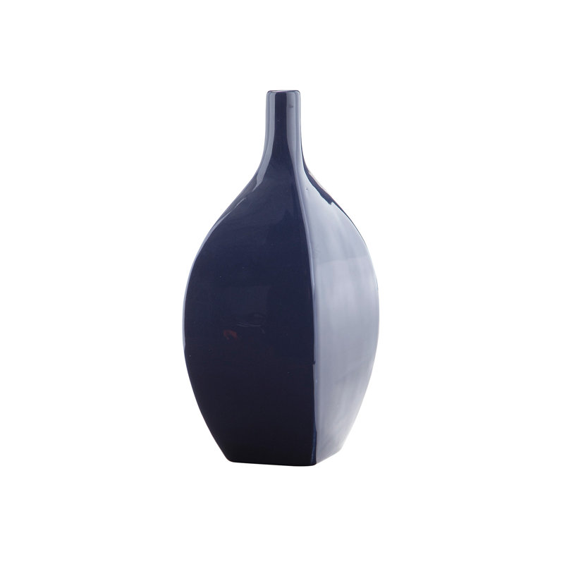 Nakaylee Vase
