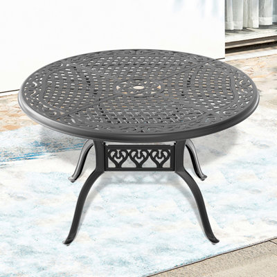 Table de salle à manger de 48 po en fonte d'aluminium avec cadre noir et trou pour parasol - Rouille, espace, sièges confortables pour 6 personnes en aluminium, structure, résistance aux intempéries, utilisateurs
