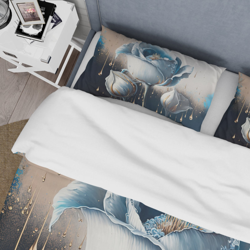 Ensemble de housse de couette Cly Lillies II bleu clair et blanc en polyester microfibre Cally Lillies II
