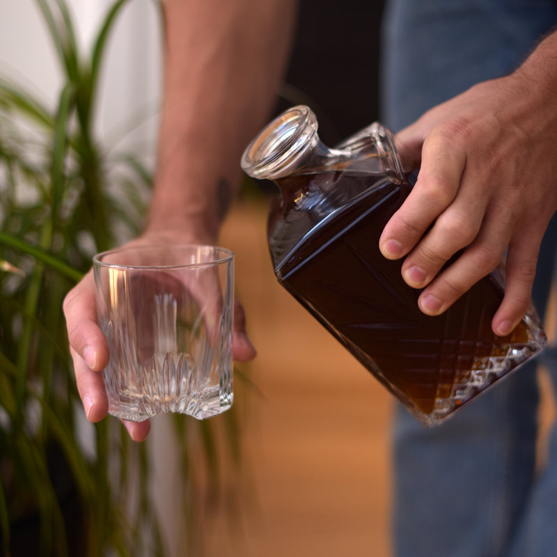 Selecta 33.75 oz. Whiskey Decanter (1 piece)