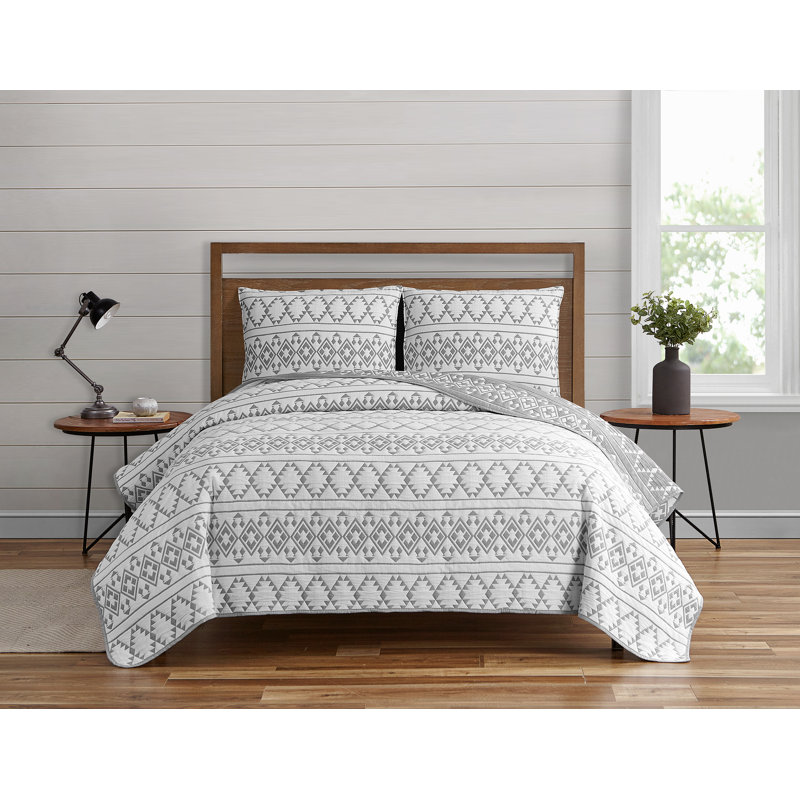 DESIGN STUDIO Kai Tribal All-Season Soft Woven Matelasse Jacquard Reversible Cotton Blend Quilt Set, Gray