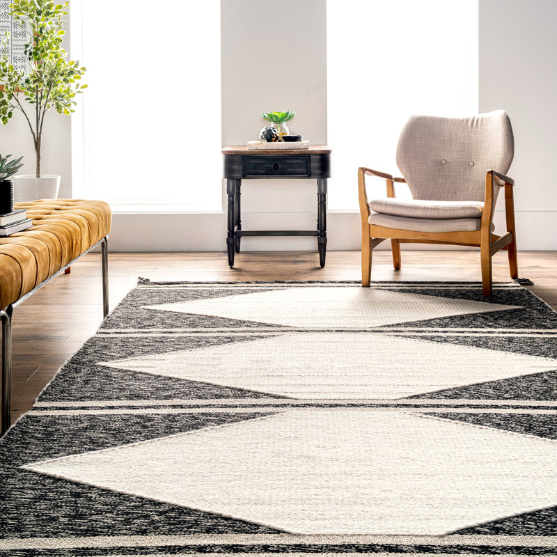 Tapis ivoire / noir Akikur, Rectangle 7 pi 6 po x 9 pi 6 po