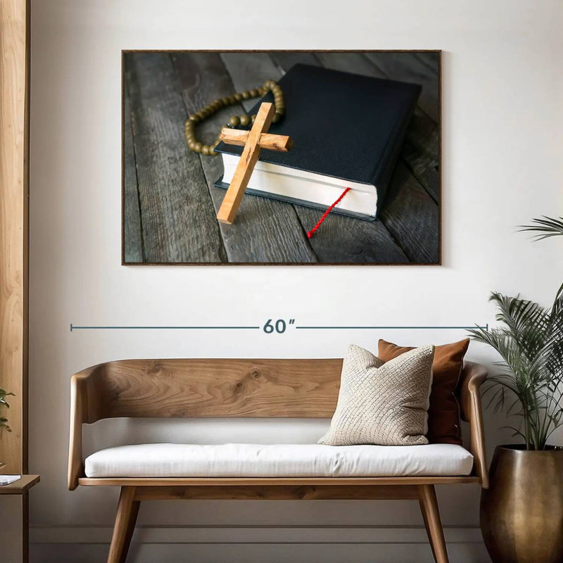 Croix en bois, 46 po x 31 po, Cadre flottant noyer