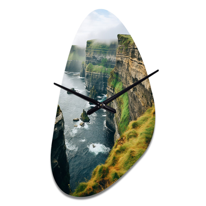 Irlande, Falaises de Moher I - horloge murale asymétrique en métal, impression d'horloge murale traditionnelle, Grand