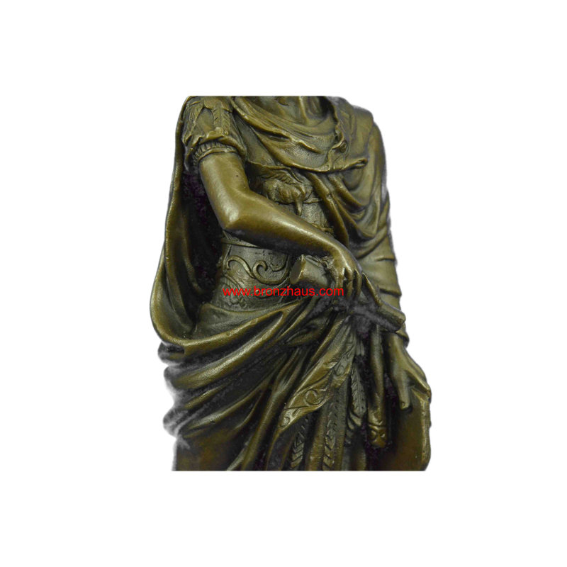 Figurines et sculptures