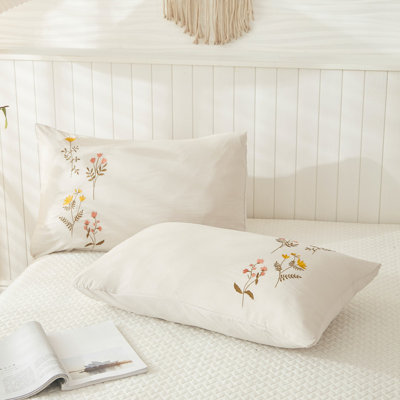 Flower Pillowcases, Cream Pillow Cases Set of 2, 100% Washed Microfiber, Boho Chic Farmhosue Embroidered Flower Pillow Cover, 2 Pack