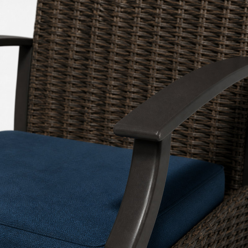 Ensemble bistro de patio en résine tressée 3 pièces, chaises d'extérieur à dossier haut avec coussins et table d'appoint carrée, structure en acier et rotin en PE résistant aux intempéries pour petits patios, balcons et vérandas.