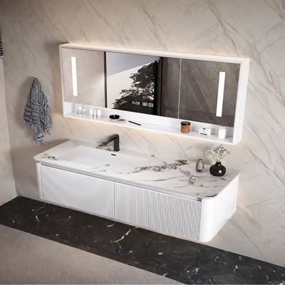 Armoire de salle de bain française