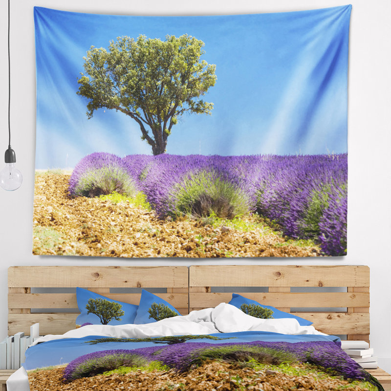 Tapisserie «Lone Green Tree in Lavender Field», H 50 po x l 60 po