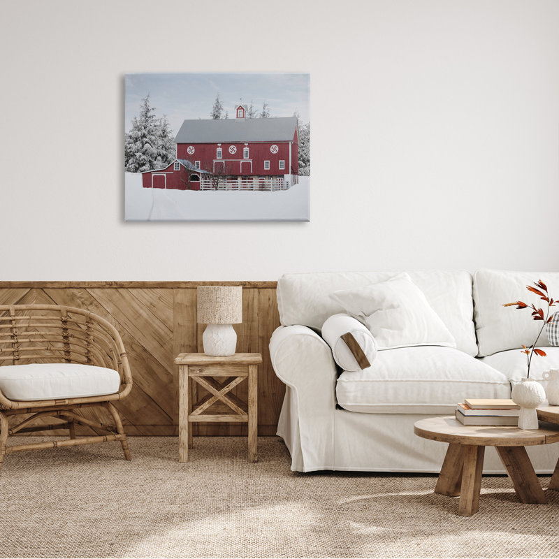 Paysage d'hiver avec grange rouge, arbres enneigé dans une ferme enneigée - photographie, Toile tendue