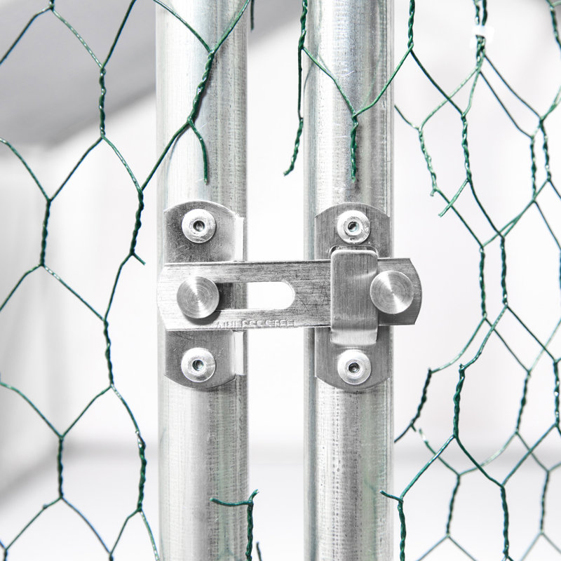 Spacieux poulailler en métal 26 po x 10 po x 6 pi pré-assemblé pour la volaille de basse-cour, avec une disposition personnalisable extérieure de 26 po x 10 pi 6 po avec de petites ouvertures en filet pour garder les poulets et les canards en sécurité