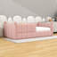 Lit tapissier de plancher avec rails entourant-533436627-533436630