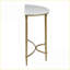 Table basse sophistiquée traditionnelle - plateau en marbre blanc Pieds en métal doré, décor glamour pour le salon
