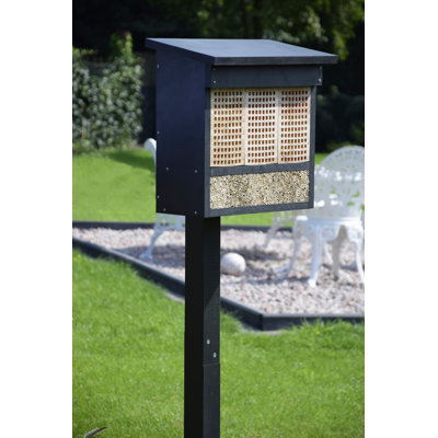 Amous Post Mounted Bumblebee House