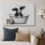 Mignonne petite vache dans une baignoire blanche, image de chambre de bébé, impression sur toile encadrée-131654845-131654842