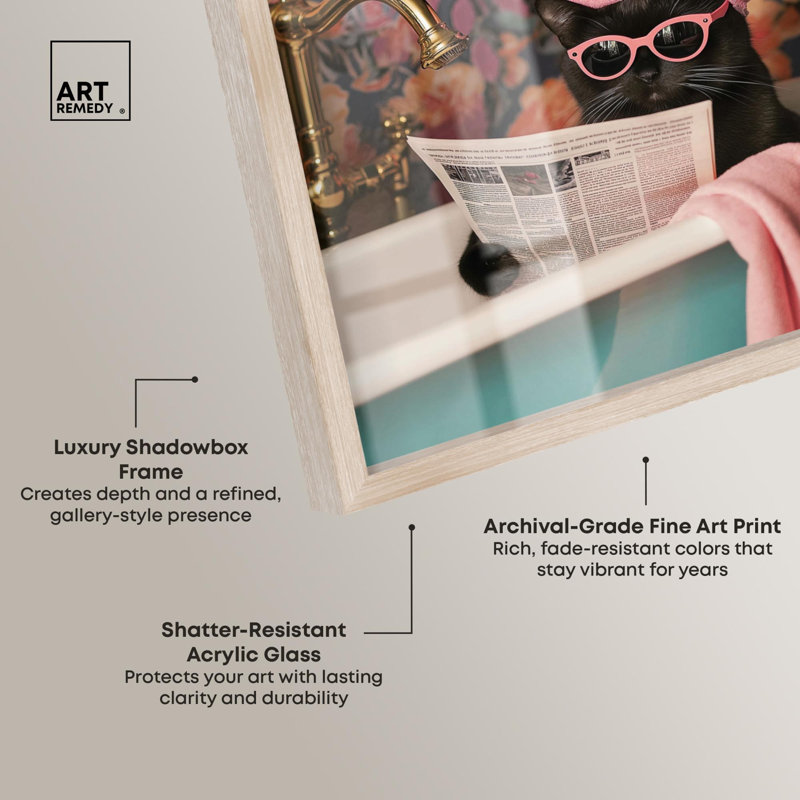 «Spa Day for Mittens Shadowbox Print Fun Bathroom» par Art Remedy, H 21 po x l 17 po, Crème, crème