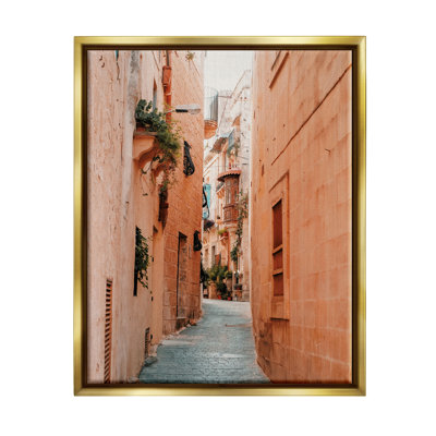 "Urban Alley Path", photographie sur toile flottante par Krista Broadway