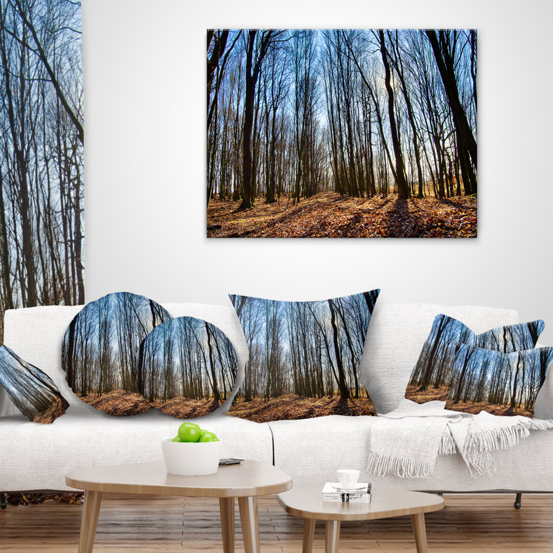 Arbres foncés dans la forêt au lever du soleil - oreiller imprimé forêt, 18 po x 18 po, Coussin décoratif