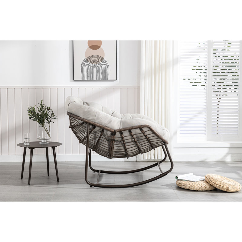 Chaise berçante confortable pour l'extérieur - Beige avec patio synthétique, salon