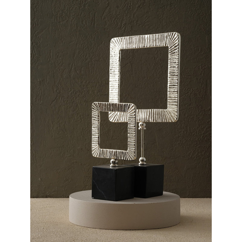 Figurines & Sculptures