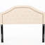 Tête de lit pour grand lit moderne - La couture à losanges rehausse l'apparence des têtes de clous. Assemblage rembourré beige.-1025766484-1025768367