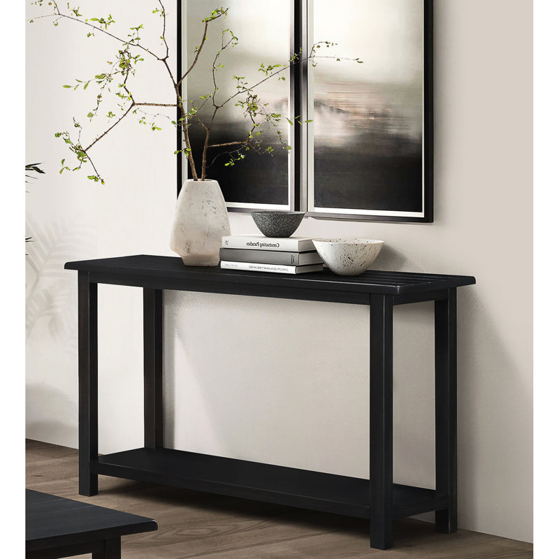 Console rectangulaire vieillie en bois d'ingénierie et pin vieilli avec tablette inférieure pour le vestibule de rangement Essentials