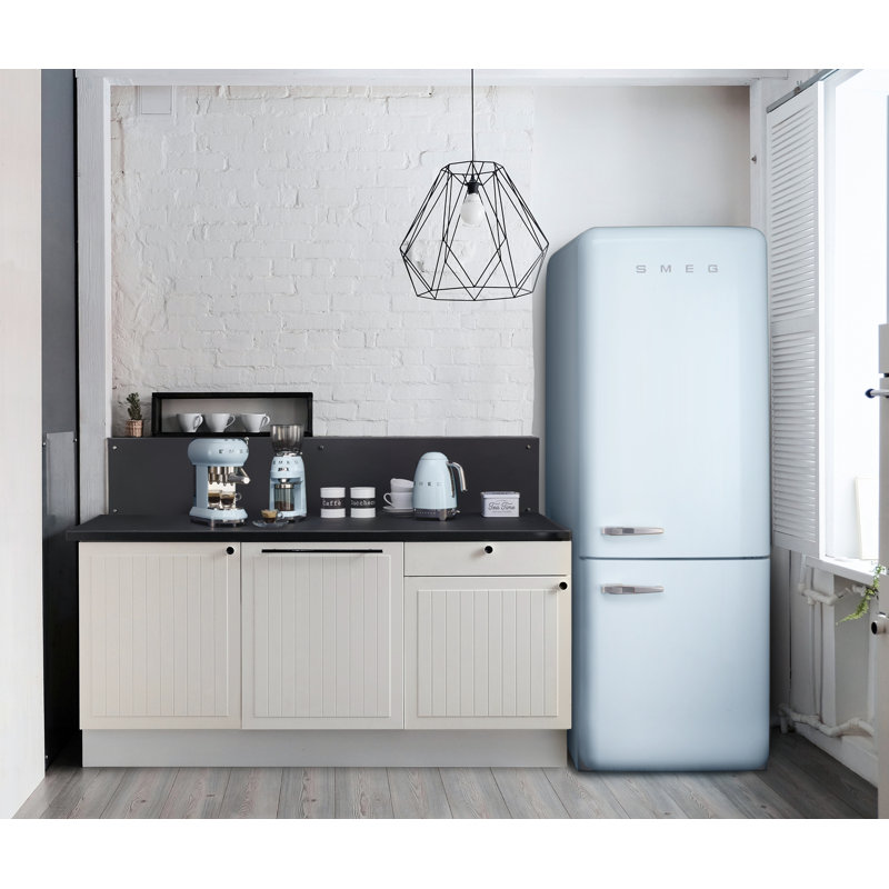 Smeg KLF04 50s Style Retro Variable Temperature Kettle, Pastel Blue