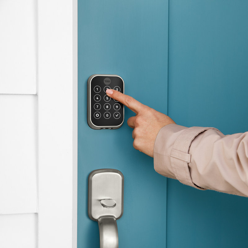 Verrou intelligent à écran tactile sans fil Yure Assure Lock 2 de Yale, Nickel satiné, Wi-Fi