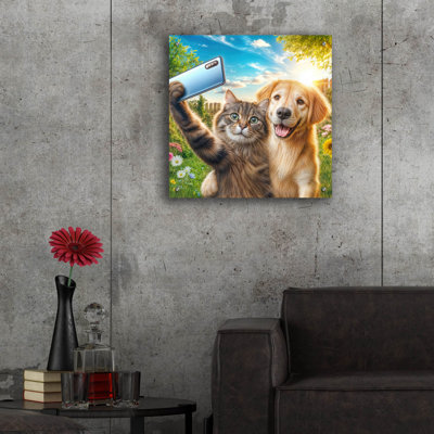 «Cat and Dog - Friends Selfie» par Rey Klimt, art mural en verre acrylique