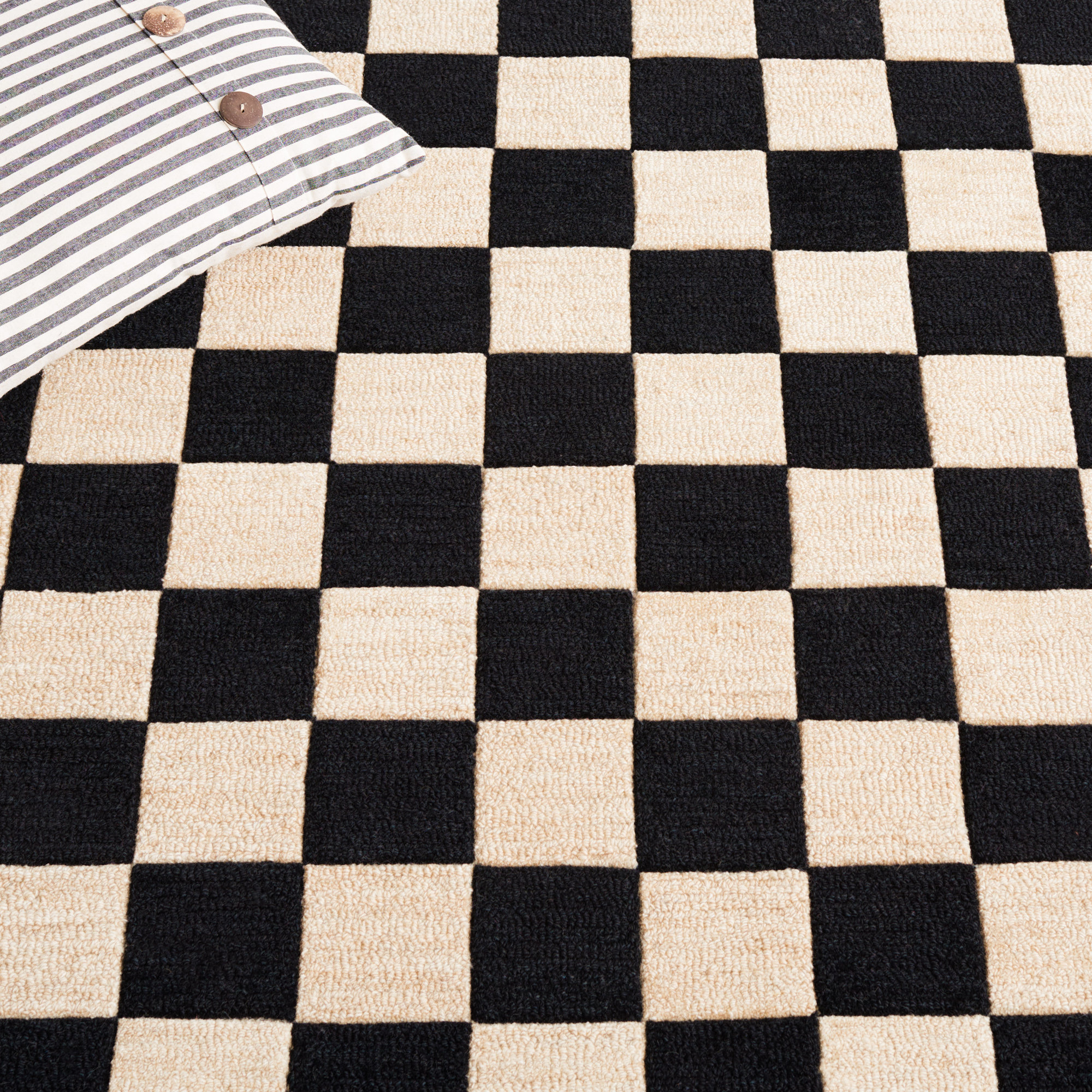 Freesia Area Rug In Black/Beige, Rectangle 5' x 8'