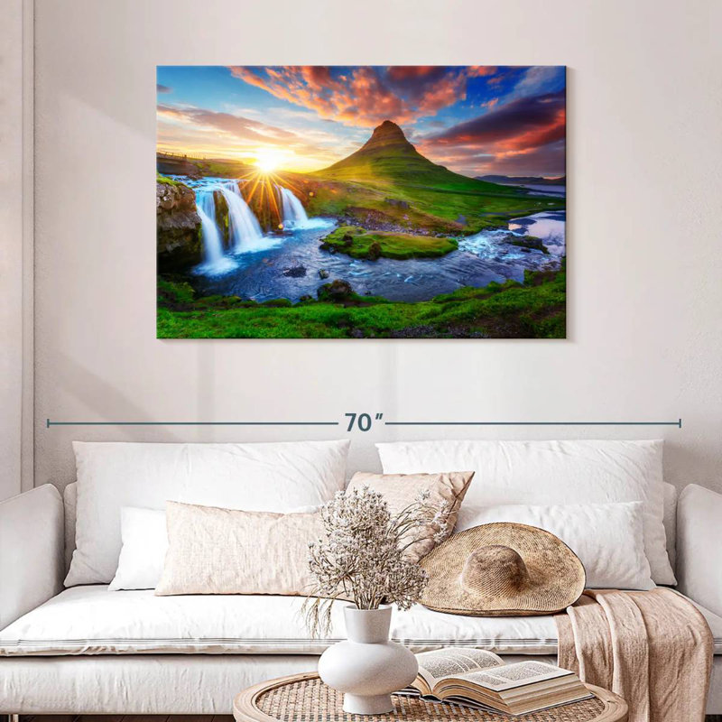 Paysage de cascade Alvord Kirkjufell