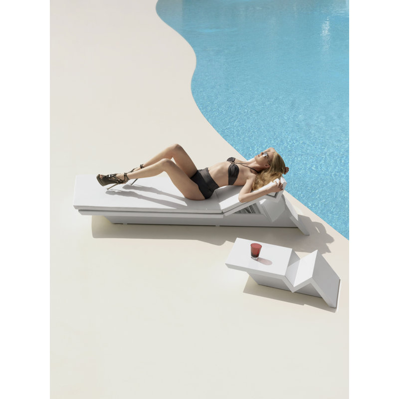 Rest Sun Plastic Coffee Table, White