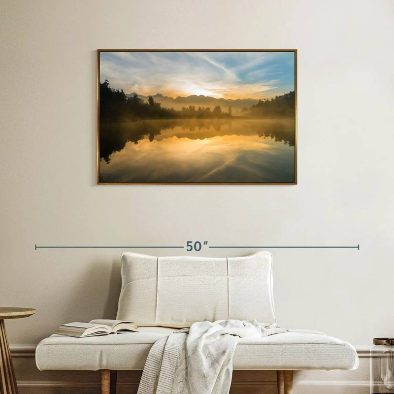 Vue du coucher du soleil sur le lac Matheson, Cadre flottant doré, 37 po x 25 po