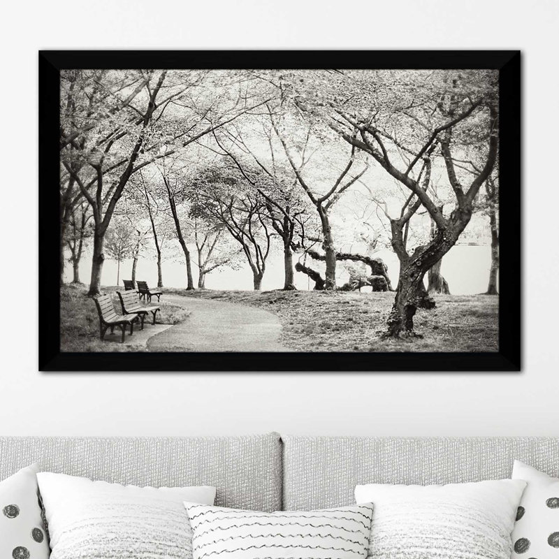«Path Walk», reproduction de photo, H 27,5 po x l 39,5 po x P 0,75 po, Cadre noir