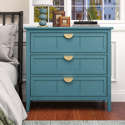 Commode d'appoint bleue 3 tiroirs avec finition grain de bois, armoire de rangement de 31,5 po de largeur pour la chambre à coucher, le salon et le bureau, tiroirs profonds avec poignées dorées, fabrication en panneau de fibres à densité moyenne tein
