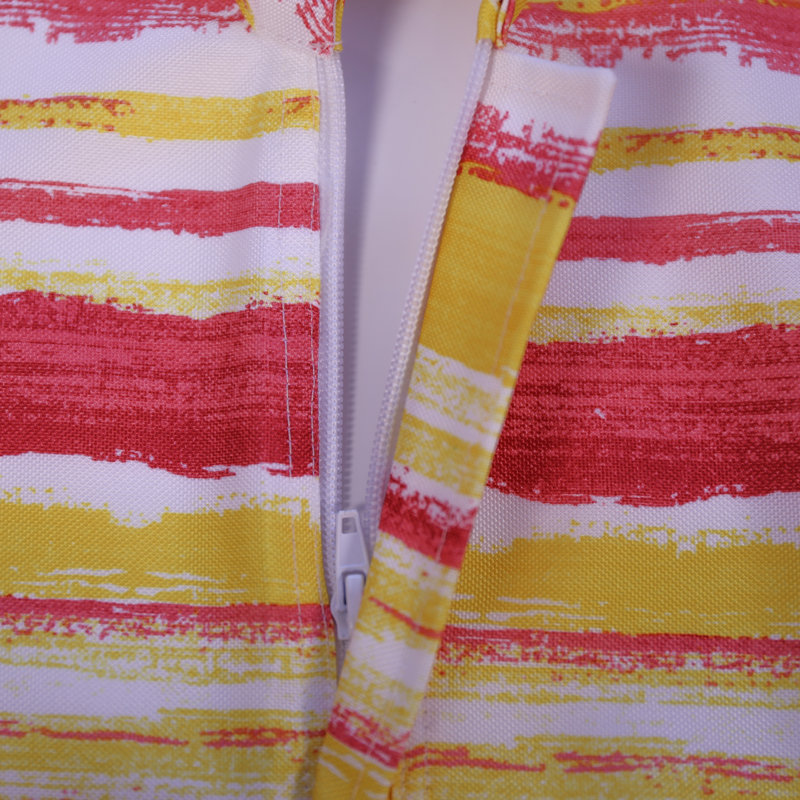 Nikolas Table Runner, Red/Yellow/White