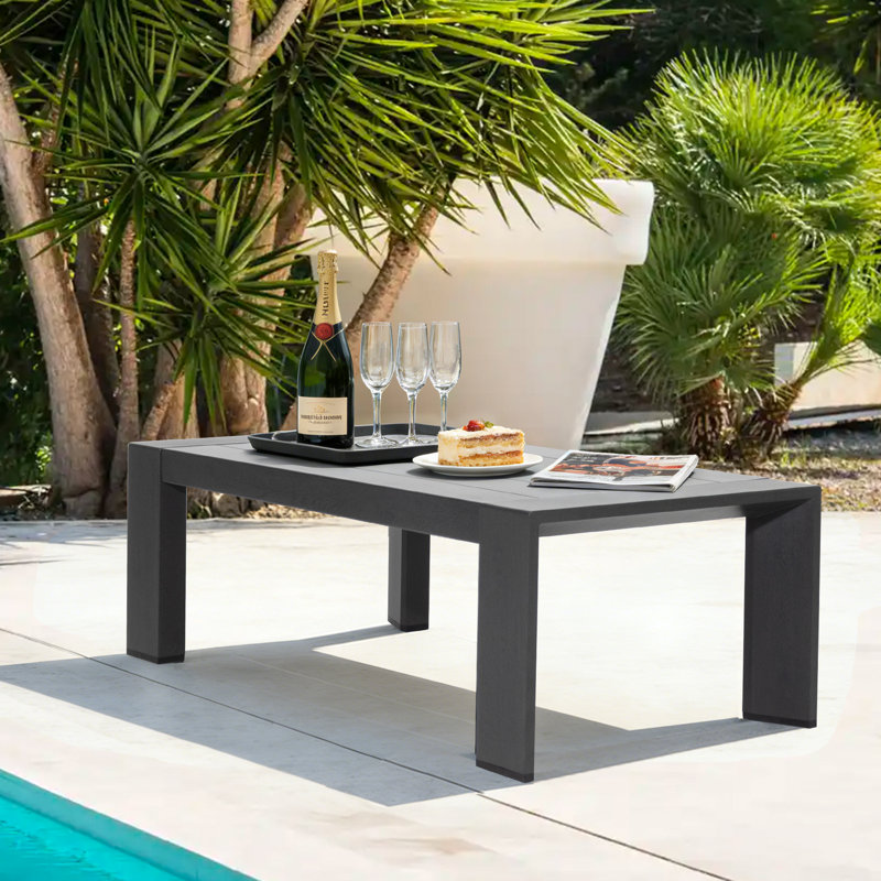 Table basse d'extérieur en aluminium à assemblage rapide, table basse en placage de grain de bois pour la terrasse, table basse tubulaire triangulaire en aluminium 